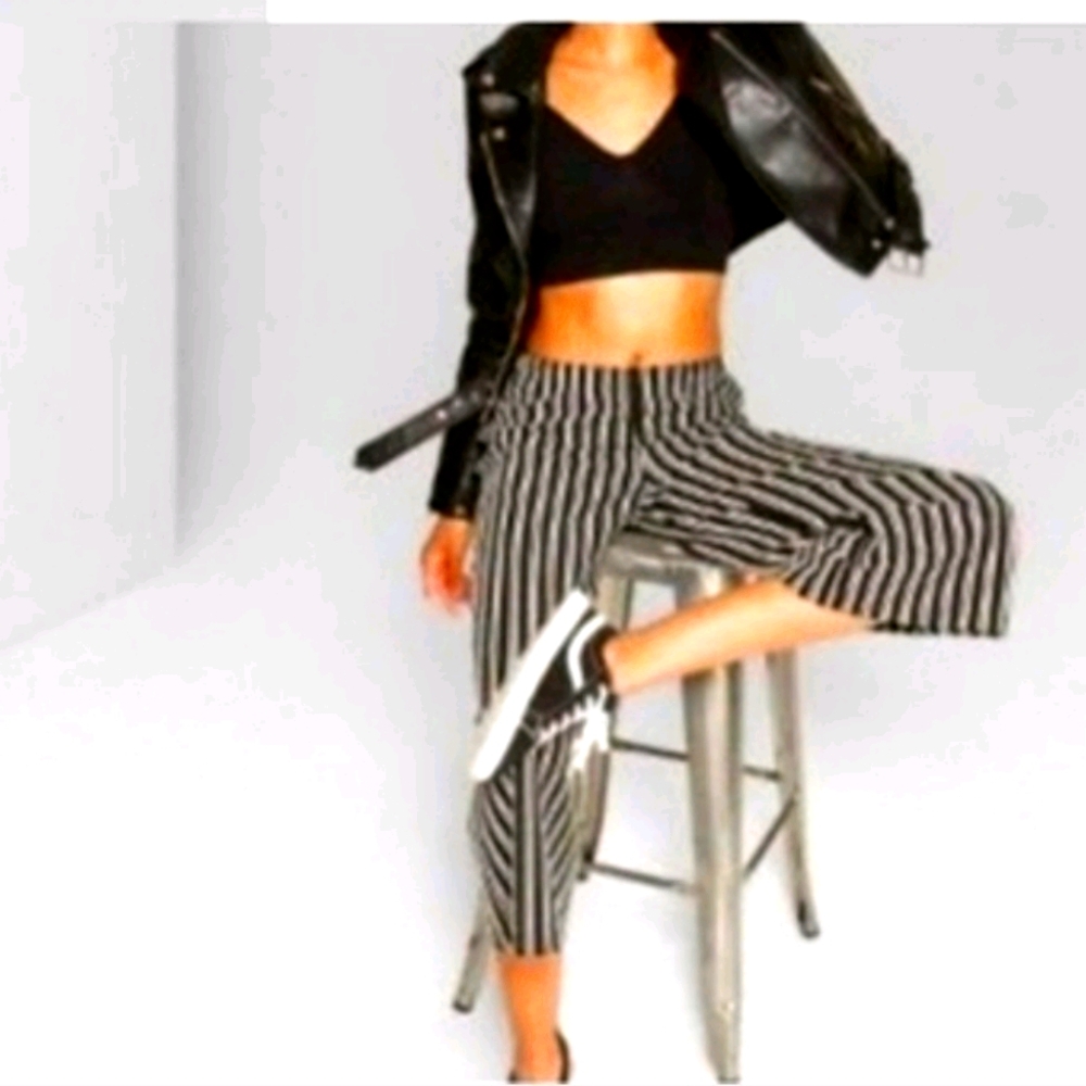 WILD FABLE Pinstriped Black/White Gauchos - Size S